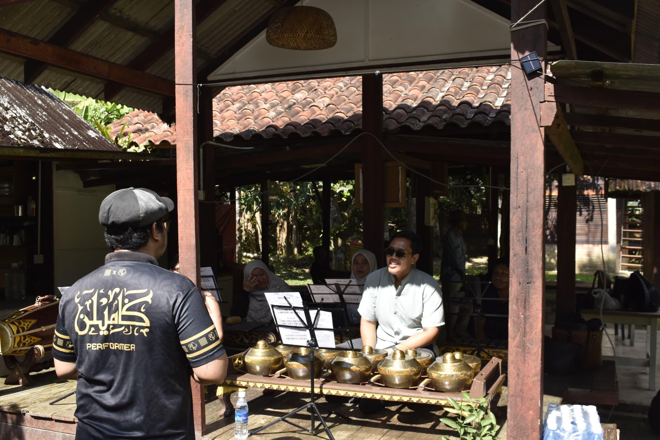 1069f557-5584-4c8c-b143-45f1d49f143d